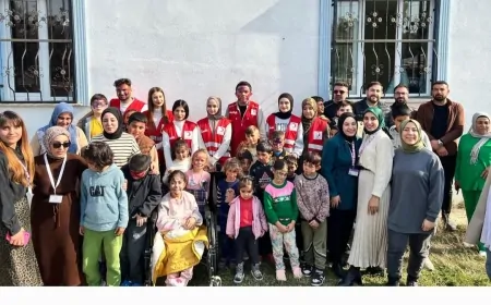 Türk Kızılay Iğdır Şubesi'nden Özel Gereksinimli Çocuklara Neşeli Ziyaret