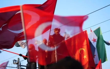 İstanbul'da Yeni Yılın İlk Gününde Filistin'e Destek Yürüyüşü: Yüzbinler Galata Köprüsü'nde Buluştu