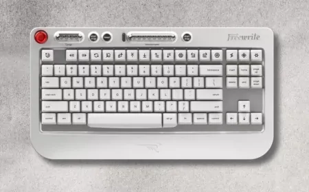Yazarlar için Tasarlandı: Freewrite Wordrunner Mekanik Klavye Sahneye Çıkıyor