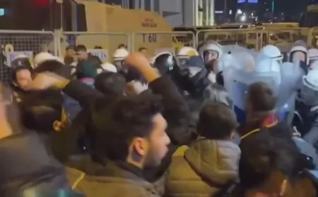 Çağlayan Adliyesi Önünde Gergin Anlar: İmamoğlu ve 91 Şüphelinin Sevki Sonrası Avukatlara Polis Müdahalesi