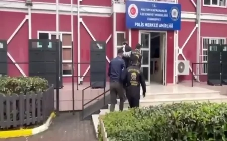 Maltepe CHP Mitinginde Sahte Polis Rozetli Şüpheliler Gözaltına Alındı: Tanal'dan 'Kumpas' Açıklaması