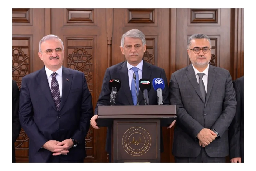 Kültür ve Turizm Bakan Yardımcısı Nadir Alpaslan; “Sizi arayarak kurasız hac vaadinde bulunanlara sakın inanmayınız”