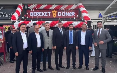 Pendik'te Bereketli Açılış: İş Dünyası ve Siyaset Arenası "Bereket Döner"de Buluştu