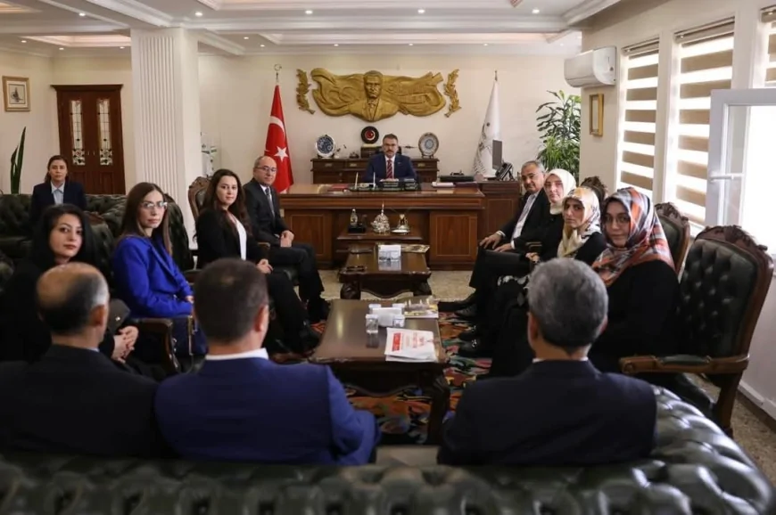 “Iğdır Valisi Ercan Turan, Aile Günü’nde Müftülük ve Aile Hizmetleri Heyetini Ağırladı”