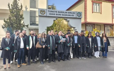 Iğdır Barosu Basın Açıklaması: Iğdır’lı hemşehrilerimiz bildiğiniz üzere yaklaşık bir haftadır ilimizde devam eden su kesintileri üzerine...