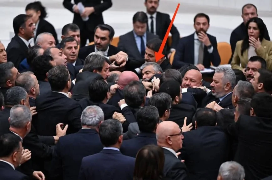 TBMM Genel Kurulu’nda Yaşanan Arbede Sonrası İddialar Tamamen Asılsız Ve Medya Platformlarında Gerçeği Yansıtmayan İddialar Ortaya Atılmıştır