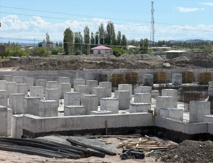 IĞDIR’DA YÜKSELEN DEV SAĞLIK YATIRIMI GÖZ KAMAŞTIRIYOR