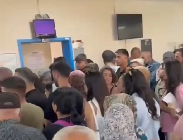 Videoludur "Vatandaş Sırada, Yetkililer Nerede?"