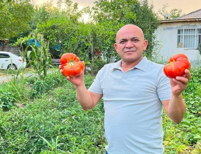 Iğdır Esnaf ve Sanatkârlar Odası Başkanı Atakan Demirci'den "Iğdır'ın Süper Domatesi"ne Destek